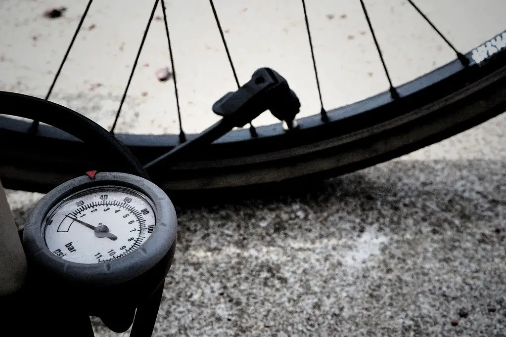 Best Mountain Bike Pumps Review with Buying Guide